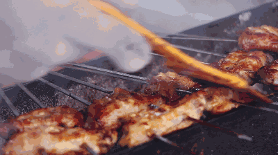 因?yàn)楹鲆暽眢w出現(xiàn)的這些變化，他們最后被確診結(jié)腸癌